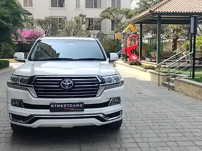 Second Hand टोयोटा लैंड क्रूज़र एलसी 200 vx in बैंगलोर