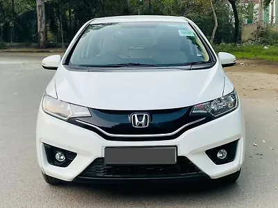 Second Hand Honda Jazz V Petrol in Delhi