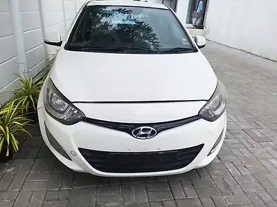 2012 हुंडई वरना फ़्लूइडीक 1.6 crdi sx 1 2012 हुंडई वरना फ़्लूइडीक 1.6 crdi sx 1