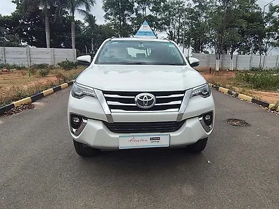 2019 Toyota Fortuner 2.8 4x4 MT [2016-2020] 1