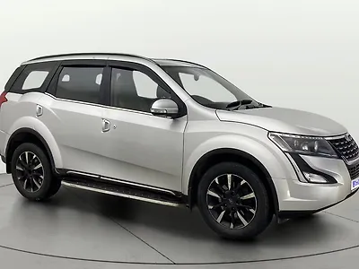 2020 Mahindra XUV500 W11 AT 1