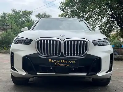 2024 बीएमडब्ल्यू X5 M कॉम्पिटिशन 1