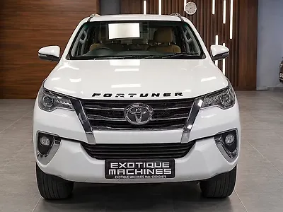 2017 Toyota Fortuner 2.8 4x2 MT [2016-2020] 1