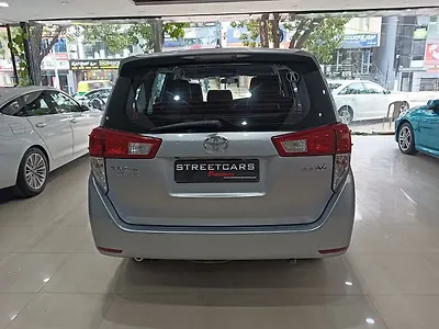 2017 Toyota Innova Crysta 2.4 V Diesel
