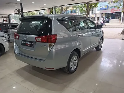 2017 Toyota Innova Crysta 2.4 V Diesel