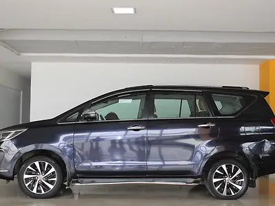 2022 Toyota Innova Crysta ZX 2.4 7 STR