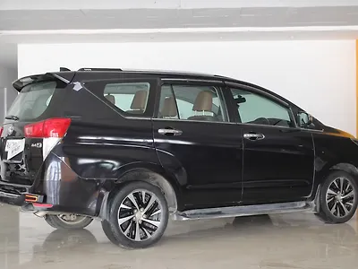 2022 Toyota Innova Crysta ZX 2.4 7 STR