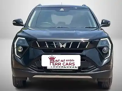 2025 महिंद्रा XUV 3XO AX5L Petrol 1.2L Turbo Manual 1