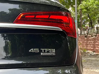 2025 Audi Q5 Premium Plus 45 TFSI 1