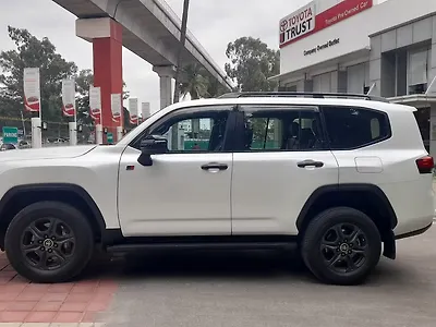 2025 Toyota Land Cruiser GR-S Diesel 3.3L Turbo Automatic