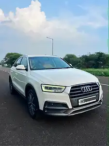 2018 Audi Q3 35 TDI quattro Premium Plus 1