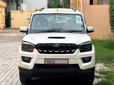 2017 Mahindra Scorpio S6 Plus Intelli-Hybrid 1