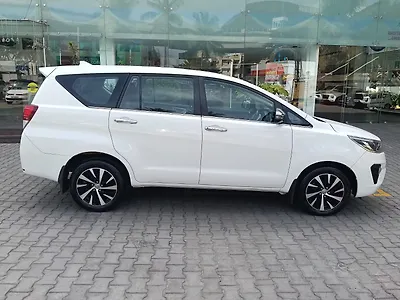 2022 Toyota Innova Crysta ZX 2.4 7 STR