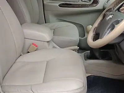 2013 Toyota Innova 2.5 VX 7 STR BS-III