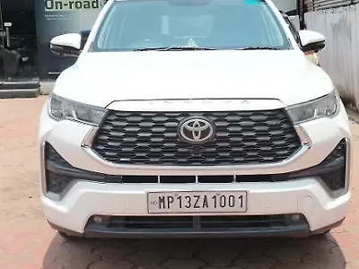 2023 टोयोटा इनोवा हायक्रॉस ZX (O) Hybrid (Electric + Petrol) Automatic (e-CVT) 7 STR 1