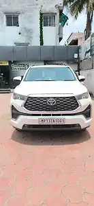 2023 टोयोटा इनोवा हायक्रॉस ZX (O) Hybrid (Electric + Petrol) Automatic (e-CVT) 7 STR 1