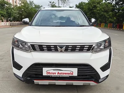 2024 Mahindra XUV300 W6 1.5 Diesel AMT 1