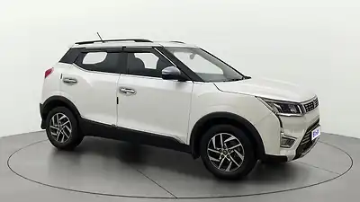2024 Mahindra XUV300 W8 (O) 1.2 Petrol AMT 1