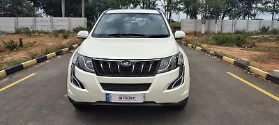 2015 Mahindra XUV500 W6 1 2015 Mahindra XUV500 W6 1