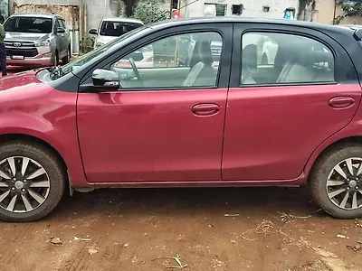 2017 Toyota Etios Liva VX Dual Tone