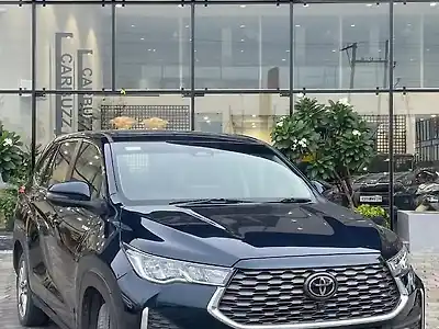 2023 टोयोटा इनोवा हायक्रॉस ZX Hybrid (Electric + Petrol) Automatic (e-CVT) 7 STR 1