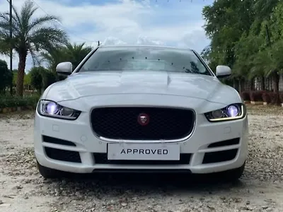 2017 Jaguar XE Prestige 1