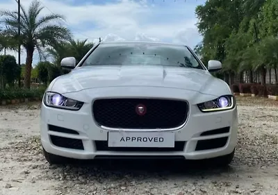 2017 Jaguar XE Prestige 1 2017 Jaguar XE Prestige 1
