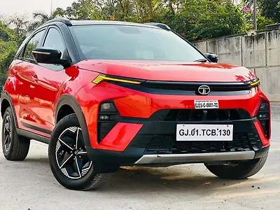 2023 Tata Nexon Fearless Plus (S) 1.2 Petrol 7DCA Dual Tone [2023-2025] 1