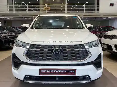 2023 टोयोटा इनोवा हायक्रॉस ZX Hybrid (Electric + Petrol) Automatic (e-CVT) 7 STR 1