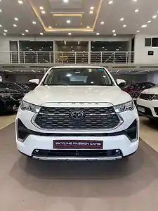 2023 टोयोटा इनोवा हायक्रॉस ZX Hybrid (Electric + Petrol) Automatic (e-CVT) 7 STR 1 2023 टोयोटा इनोवा हायक्रॉस ZX Hybrid (Electric + Petrol) Automatic (e-CVT) 7 STR 1