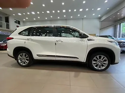 2023 Toyota Innova Hycross ZX Hybrid (Electric + Petrol) Automatic (e-CVT) 7 STR