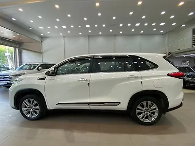 2023 Toyota Innova Hycross ZX Hybrid (Electric + Petrol) Automatic (e-CVT) 7 STR