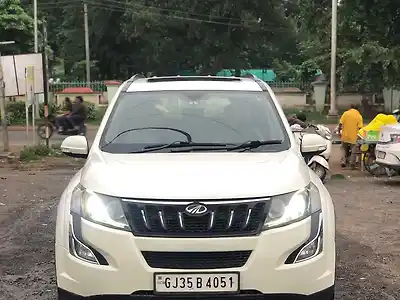 2017 महिंद्रा XUV500 w10 1