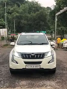 2017 महिंद्रा XUV500 w10 1 2017 महिंद्रा XUV500 w10 1