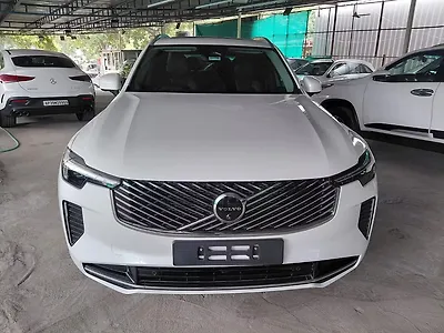 2025 Volvo XC90 B5 Ultra 1