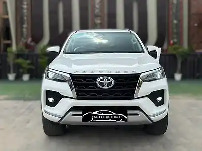 2024 टोयोटा फ़ॉर्च्यूनर 4x2 2WD Diesel 2.8L Turbo Automatic 1