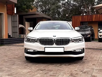 2019 BMW 5-Series 520d Luxury Line 1