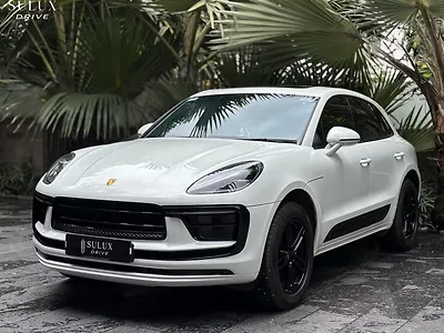 2025 Porsche Macan Base 1