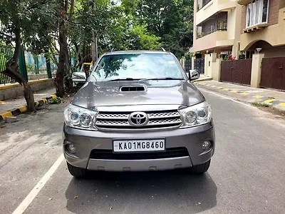 2011 Toyota Fortuner 3.0 MT 1