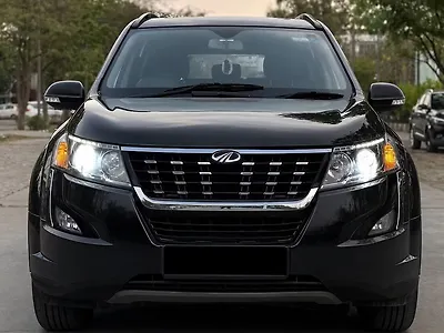 2020 Mahindra XUV500 W11 Opt 1