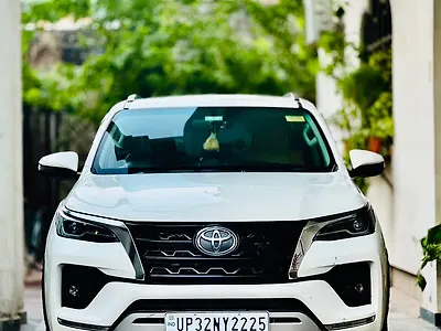 2023 Toyota Fortuner 4x2 2WD Diesel 2.8L Turbo Automatic 1 2023 Toyota Fortuner 4x2 2WD Diesel 2.8L Turbo Automatic 1