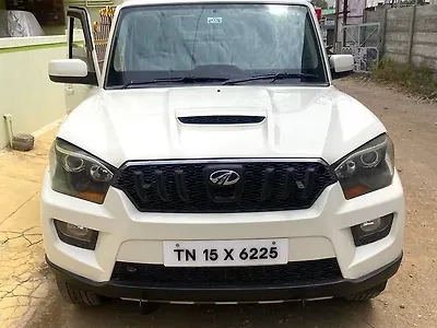 2015 Mahindra Scorpio S8 1