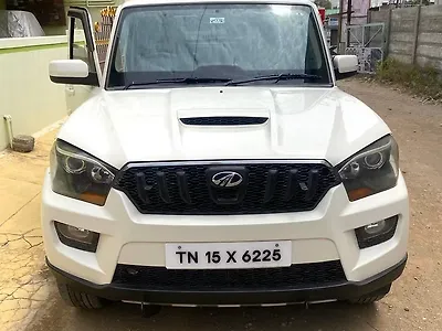 2015 Mahindra Scorpio S8 1