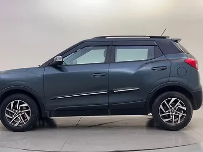 2023 Mahindra XUV300 W8 (O) 1.5 Diesel AMT