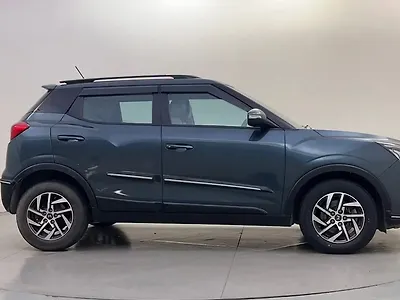 2023 Mahindra XUV300 W8 (O) 1.5 Diesel AMT