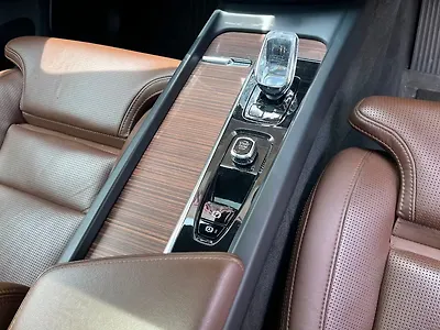 2023 Volvo XC60 B5 Ultimate