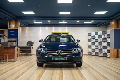 2020 मर्सिडीज़ बेंज़ E-क्लास e 220d एक्सप्रेशन 1