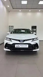 2022 Toyota Camry Hybrid 1