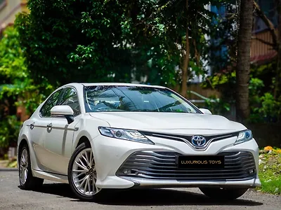 2020 Toyota Camry Hybrid 1