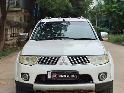 2013 मित्सुबिशी पजेरो 2.5 एमटी 1